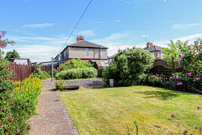26, Hawthorne Road, Wellingborough photo 3
