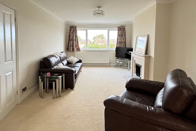 16 Drews Court, Gloucester photo 5