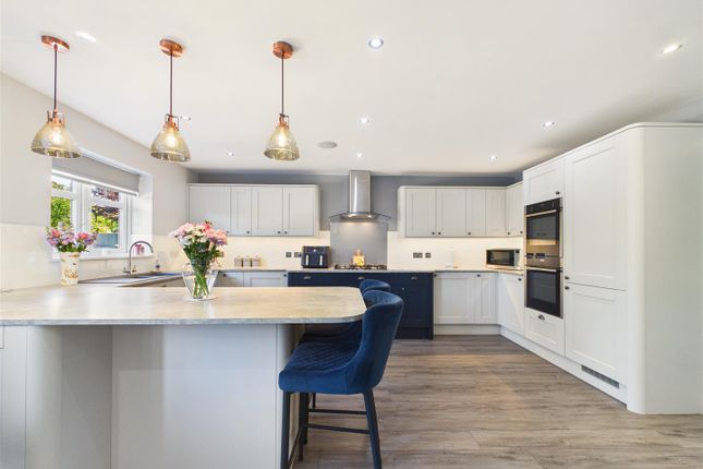 3, Meadow Court, Newport photo 4