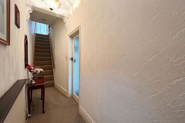 117 Parrin Lane, Manchester photo 2