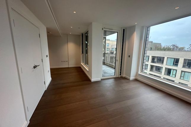 Flat to rent in Pheonix Court, Oval Village, London