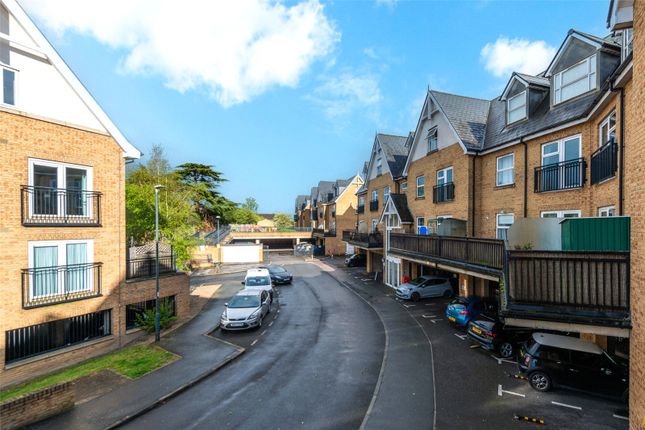 Flat for sale in Tanners Close, Crayford, Kent