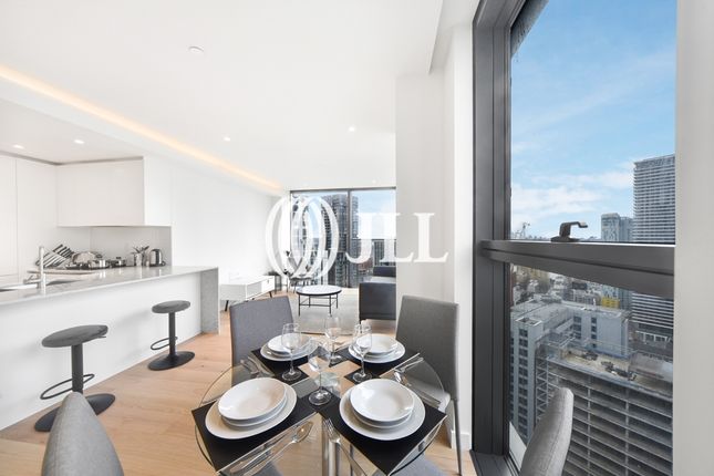 Flat for sale in Marsh Wall, London