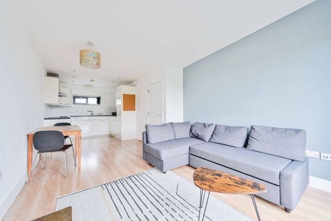 Thumbnail Flat to rent in Pritchards Road E2, Bethnal Green, London,