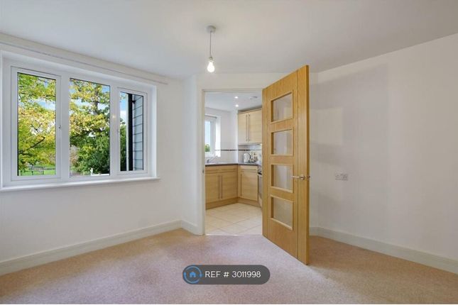 Eadhelm Court, Penlee Close, Edenbridge photo 3