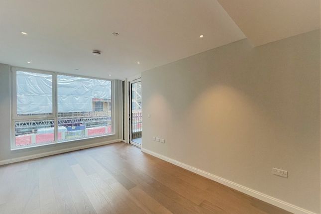 Thumbnail Flat to rent in Oval Village, London