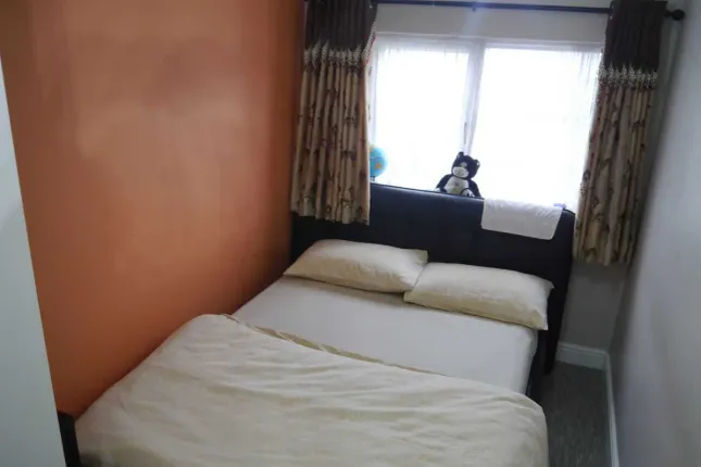 8, HATFIELD photo 5