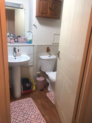 17, Harts Lane, Barking photo 4