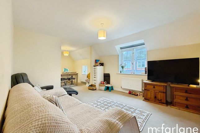 11 Red Lodge Close, Swindon photo 2
