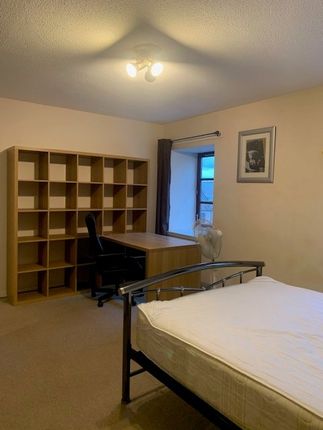 Flat to rent in Bell Street, Glasgow