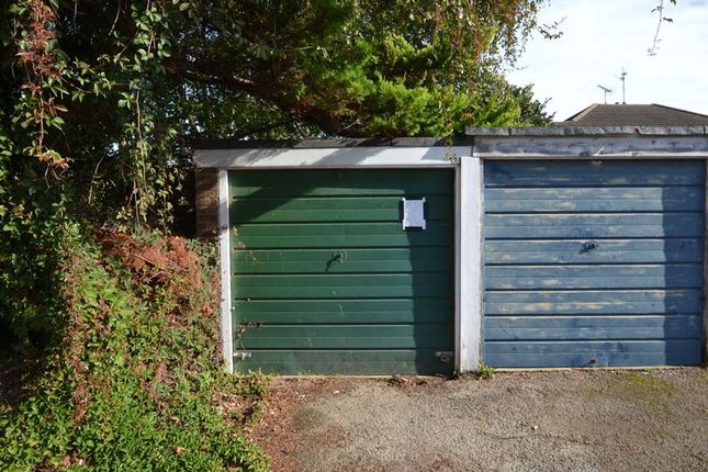 Parking/garage to let in Chatsworth Drive, Sittingbourne