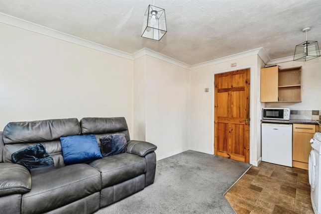Flat 2, 15, Rumbridge Street, Southampton photo 3