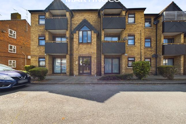 Thumbnail Flat for sale in Hawthorne Court, Hawthorne Way, Stanwell, Staines
