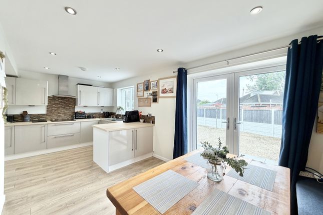 27, Springbrook Avenue, Cleveleys photo 3