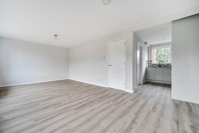 Maple Close, Biggleswade photo 4