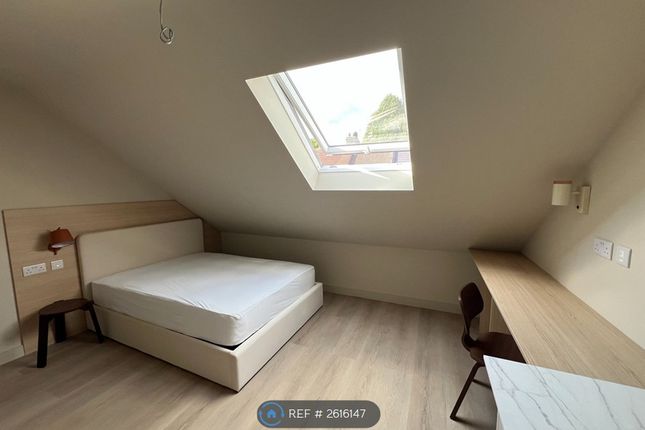 Room 6 - Top Floor With Private Kitchenette