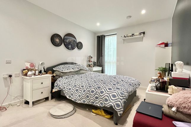 Flat to rent in New Stratford Works, Prospect Row, Stratford