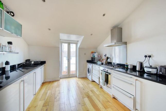 58, Gilbey Road, London photo 2