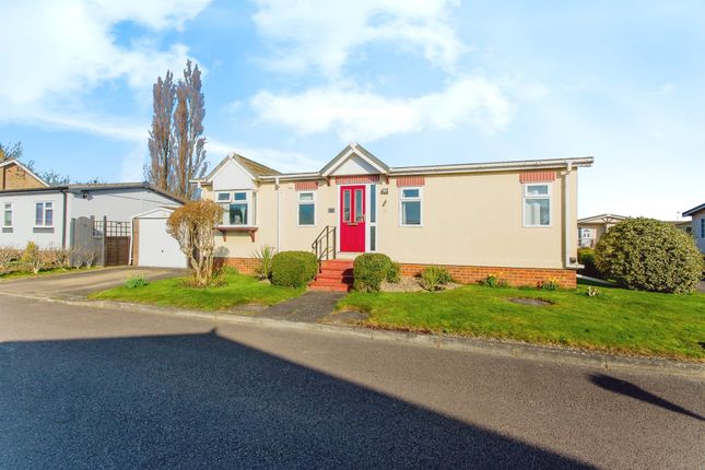 2-bed caravan on 11, Osborne Park, Osborne Road, WISBECH, £115,000