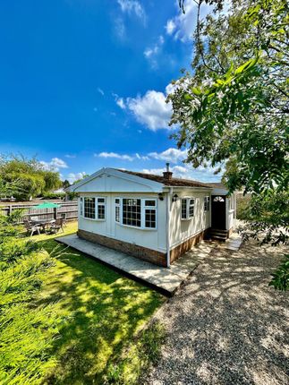Mobile/park home for sale in Weald, Bampton