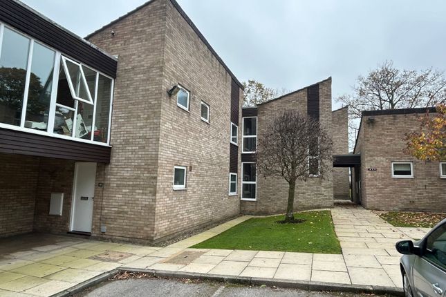 39, Weetwood House Court, West Yorkshire photo 2