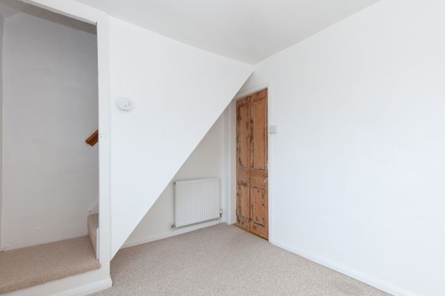 Terraced house to rent in Broughton Road, Banbury