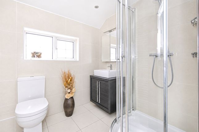 8, Upper Eastern Green Lane, Coventry photo 4