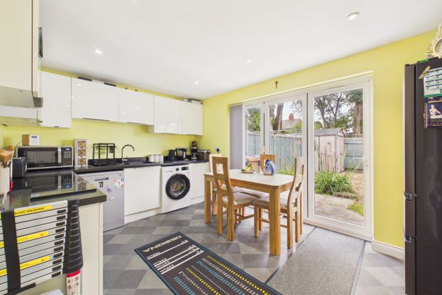 5 Aspen Close, Willerby, East Riding of Yorkshire photo 4