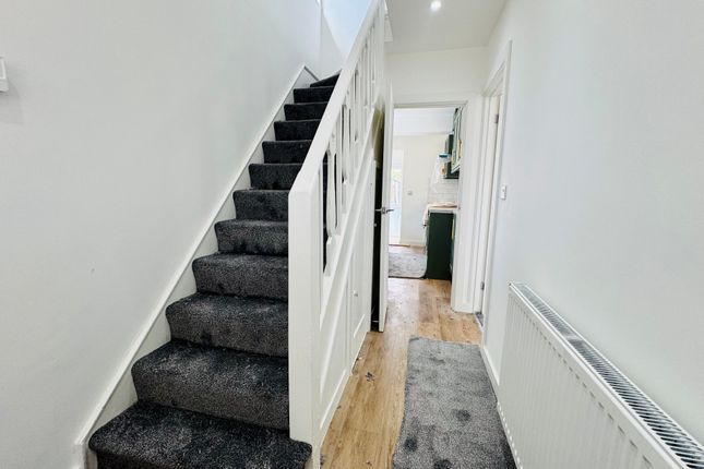 32, Wordsworth Avenue, DERBY photo 3