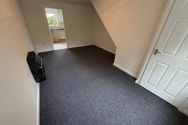 24 Parthenon Close, Nottinghamshire photo 4