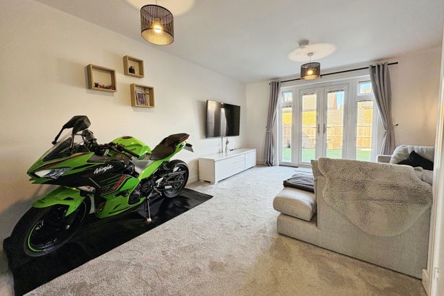 4, Reader Mews, Crewkerne photo 4