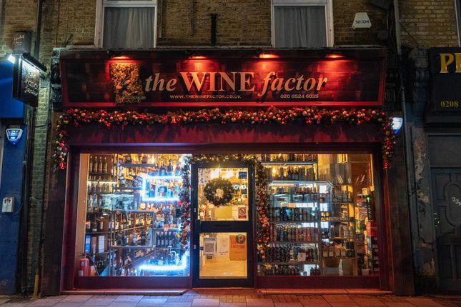 Retail premises to let in Station Road, Chingford