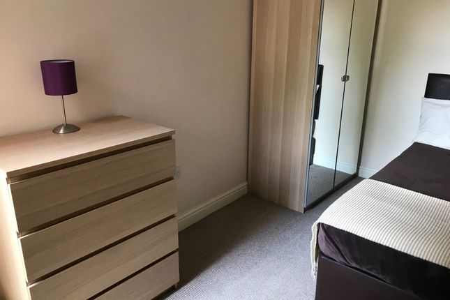 Room to rent in Bainbridge Road, Balby