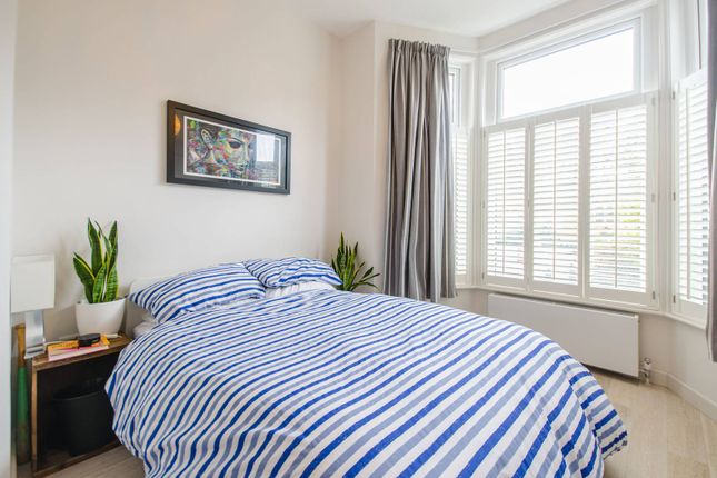 Flat to rent in Springbank Road, Lewisham, London