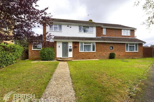 Thumbnail Detached house for sale in Kingfisher Drive, Woodley, Reading, Berkshire