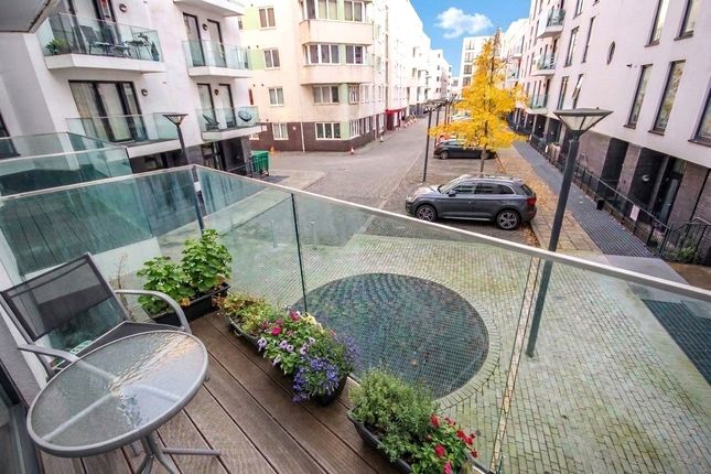 Flat 128, Invicta,, Millennium Promenade, Bristol photo 4