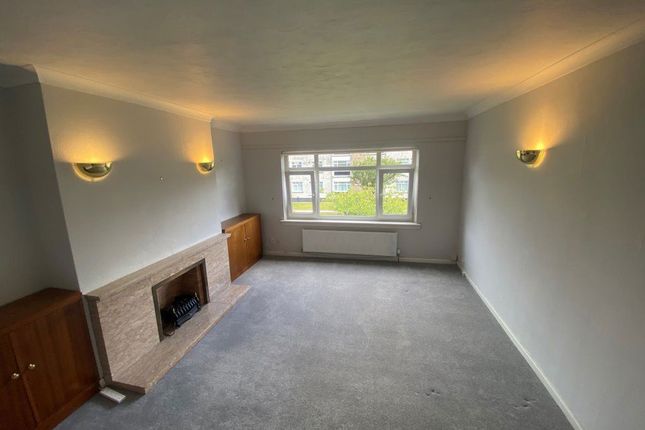 Flat 1-1, 5, Braidholm Crescent, Giffnock, Glasgow photo 2