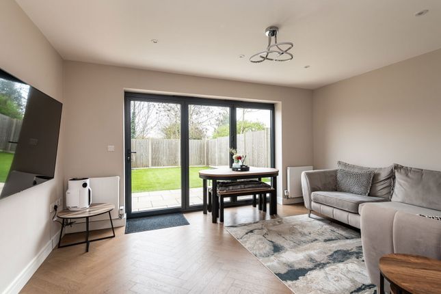 11, Commodores Close, Sheerness photo 3