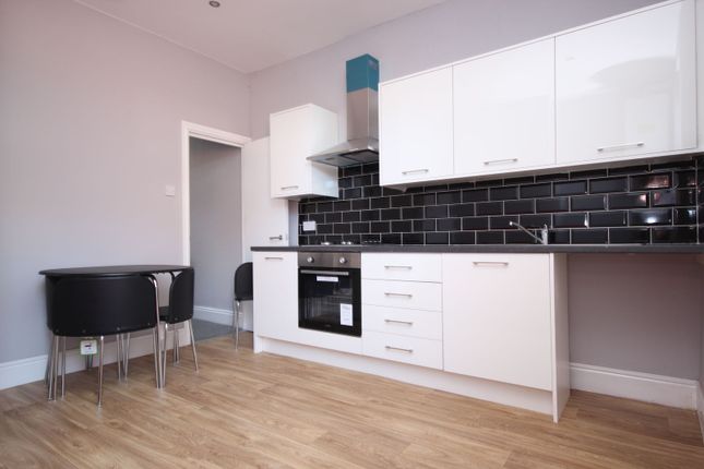 Thumbnail Shared accommodation to rent in Blandford Road, Salford