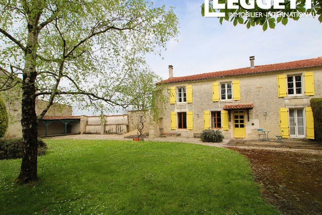 Thumbnail Villa for sale in Mons, Charente, Nouvelle-Aquitaine