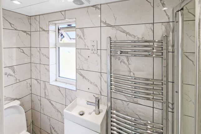 Room 6, Scarsbrook Road, London photo 2