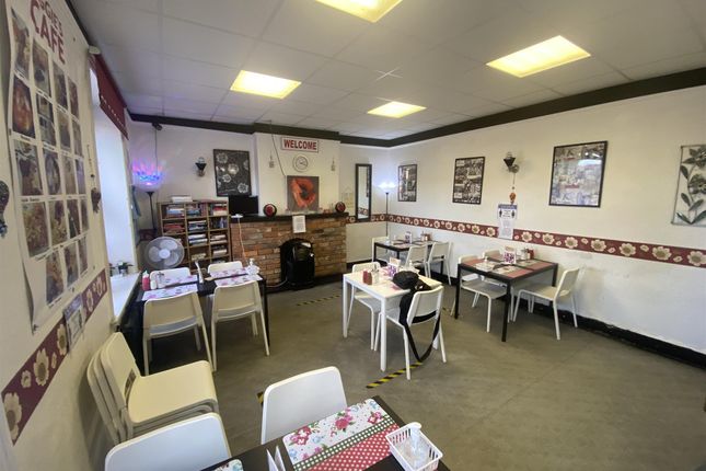 Thumbnail Restaurant/cafe for sale in Cafe &amp; Sandwich Bars WF3, Lofthouse, West Yorkshire