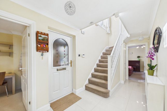 10, Georgeham Road, Sandhurst photo 2