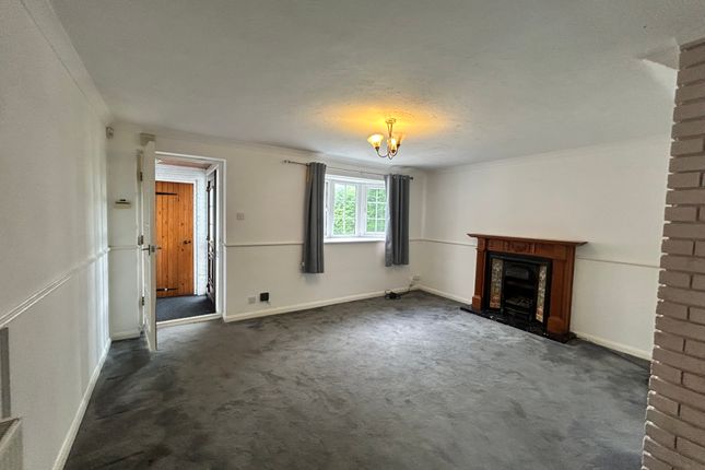16, Burton Close, LEICESTER photo 2