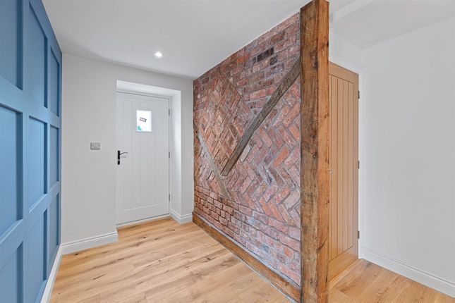 5 Westbrook Farm Hollow Lane, Frodsham photo 4