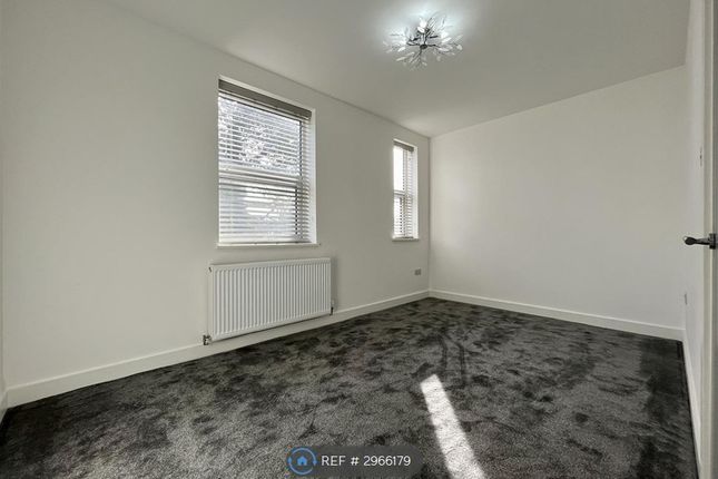Trenchard Drive, Manchester photo 5