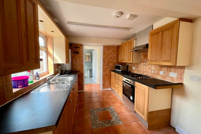 32 Houghton Road, Bedford photo 2