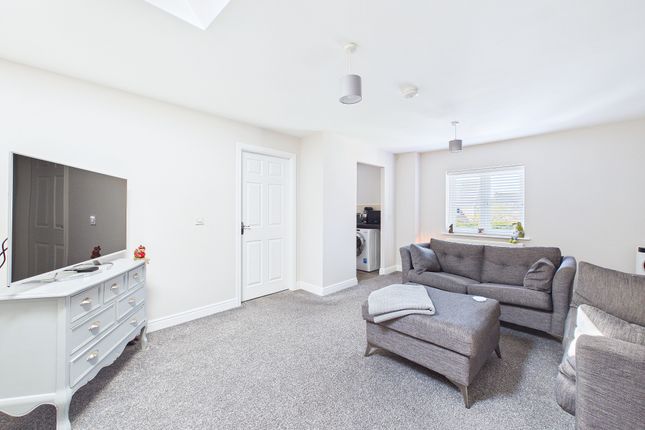 10, Salhouse Gardens, St Helens photo 4
