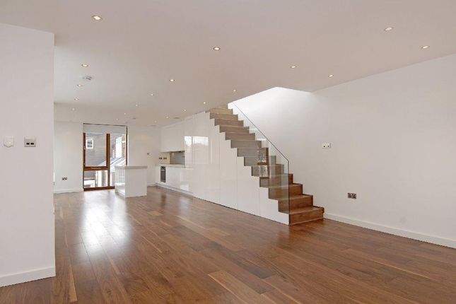 Thumbnail Property to rent in Lakis Close, Hampstead