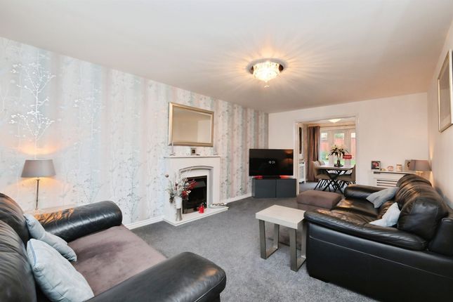 19, Oak Drive, Leeds photo 5